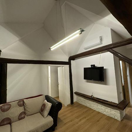 Apartman Buzanova Apartment Zagreb Bagian luar foto